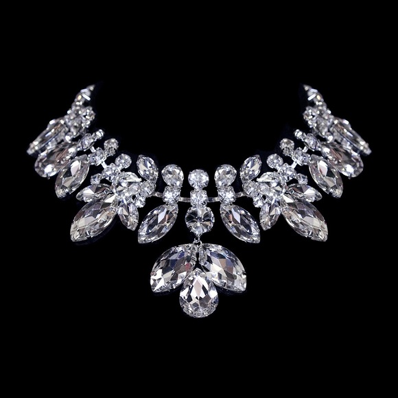 WOW! Raindrop Rhinestone Collar Statement Necklace - Picture 1 of 1